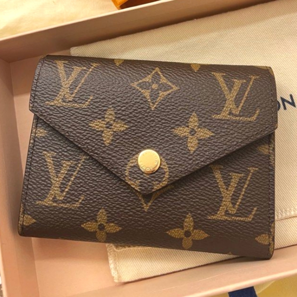 Louis Vuitton Monogram Victorine Wallet